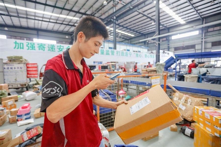 1688 Warehouse vs Direct International Shipping: Which Is Better for Overseas Buyers?